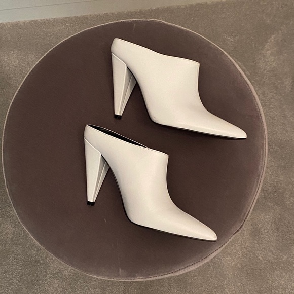 ❤️❤️Marc Fisher Pointy Mules - Picture 1 of 4